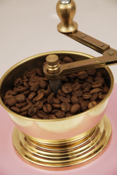 SOZEN WOODEN BOX COFFEE GRINDER - PINK - Thumbnail
